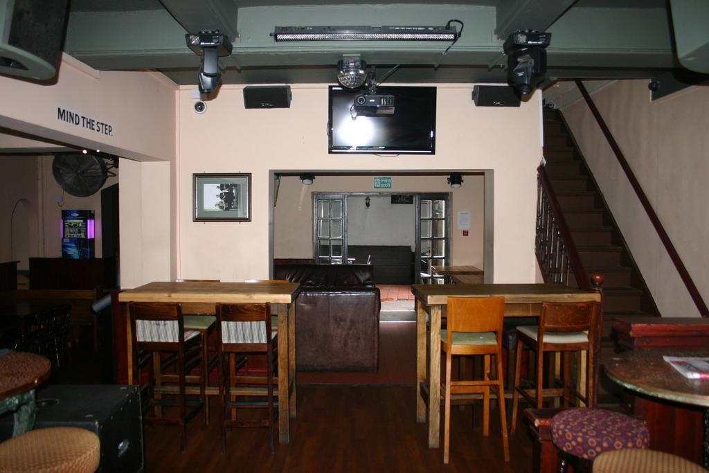 The Vaults Hotel Shrewsbury Exterior foto